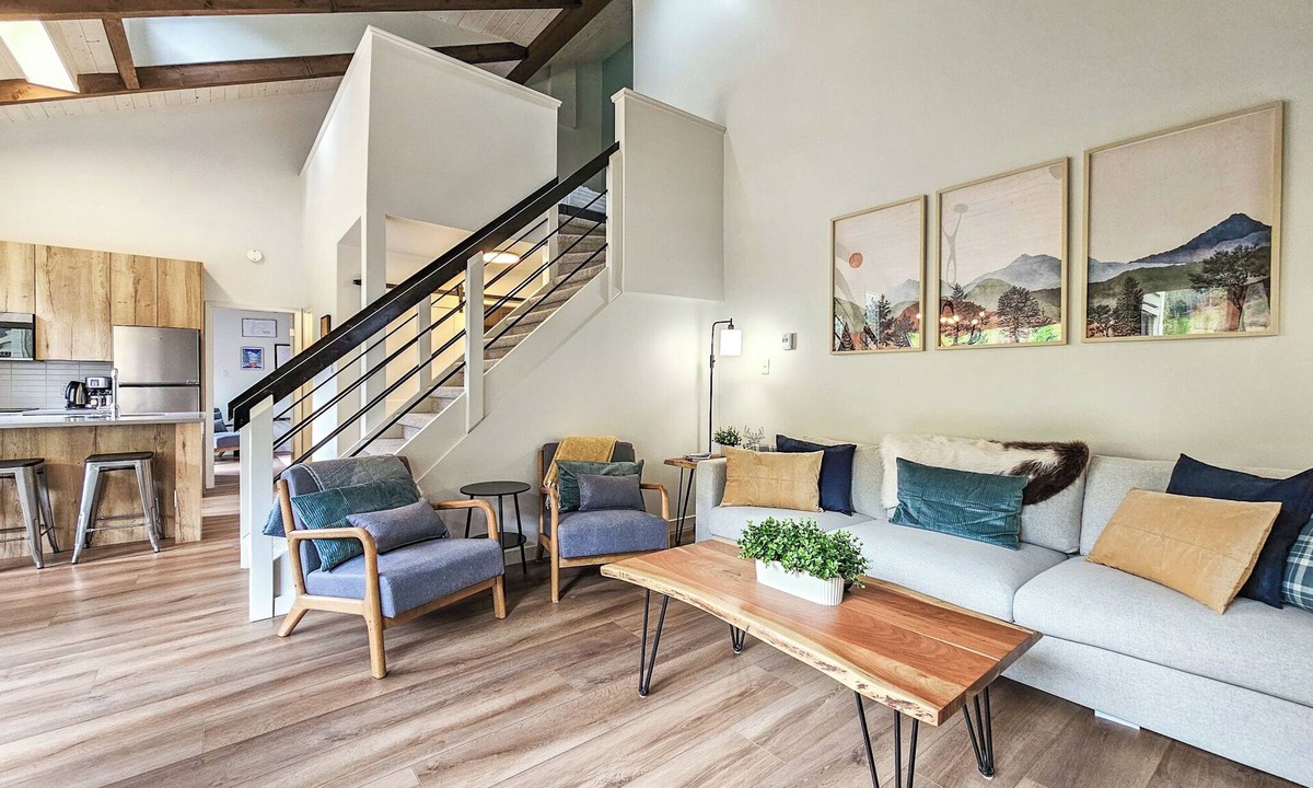 Panorama Apartment | 1 bedroom w/loft at Toby Creek