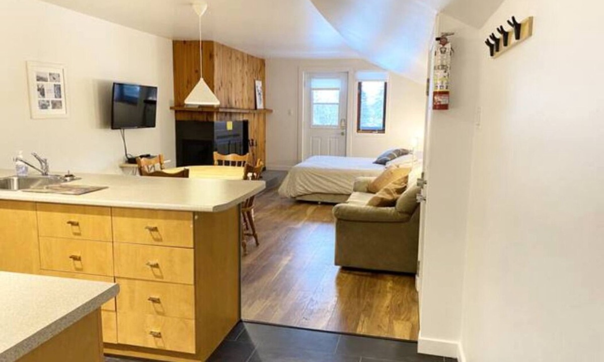 Saint Ferreol les Neiges Condo | [105] Mont-Sainte-Anne, lovely condo 1 bedroom with air conditionning