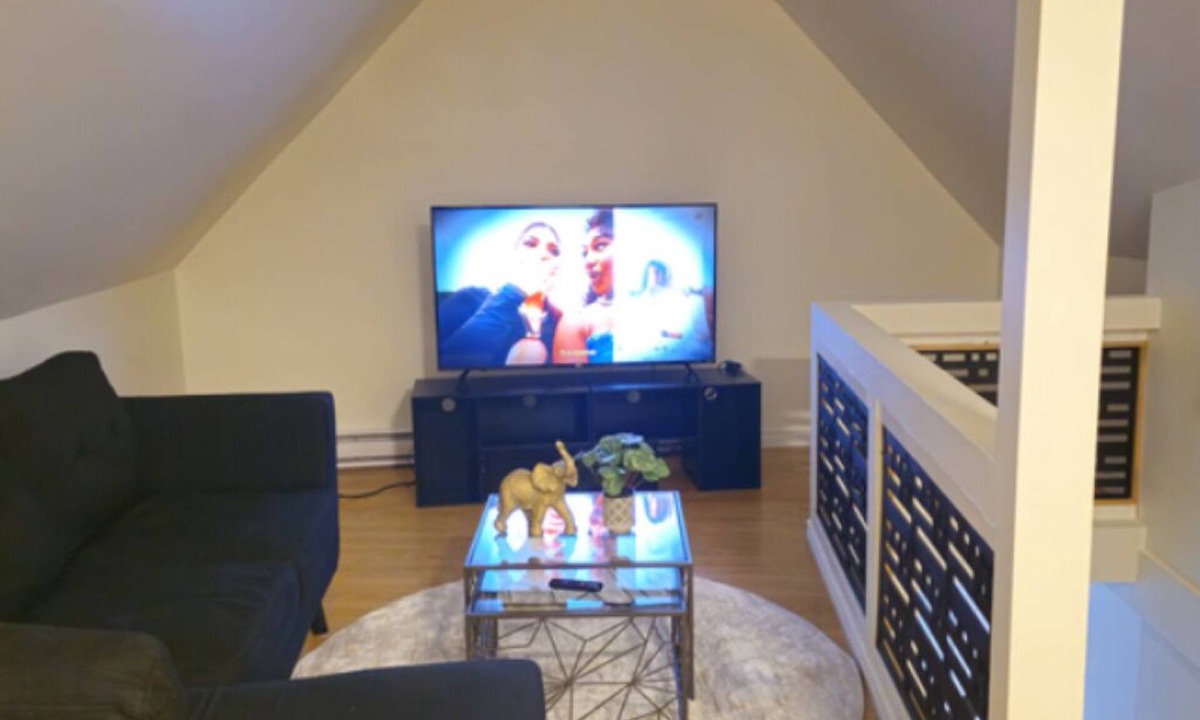 Quartier 5-2 Apartment | 12 min to downton Quebec city, 10 min the waterfall Québec city, near the mall.