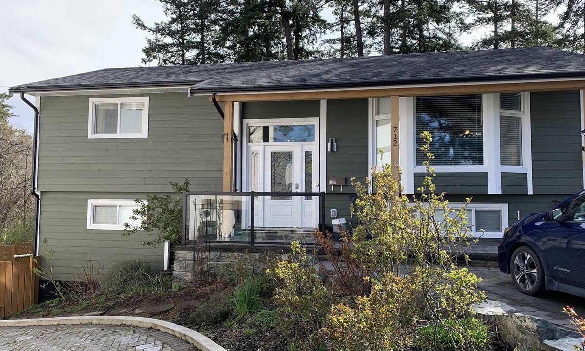 Saanich West Apartment | #131 Brookridge Pl - 4 Bedroom Upper Suite in New House