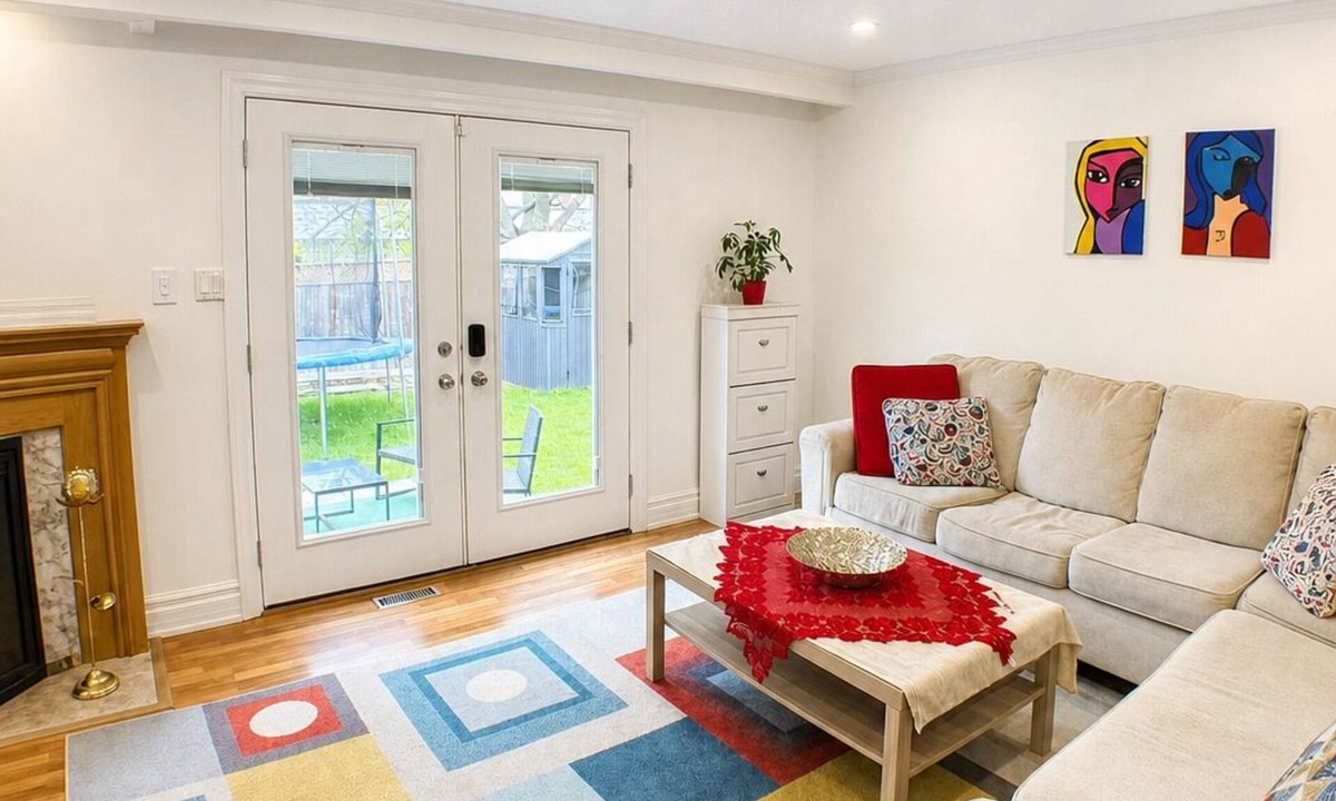 Bayview Woods - Steeles House | 2 Bedroom Unit in Toronto, Private Entry