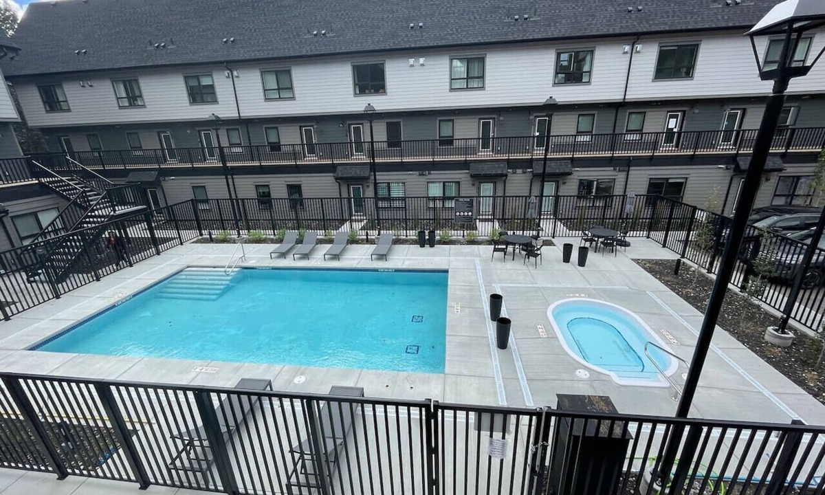Canmore Villa | 2-in-1 Skyline MTN Retreat | Hot Tub Pool AC