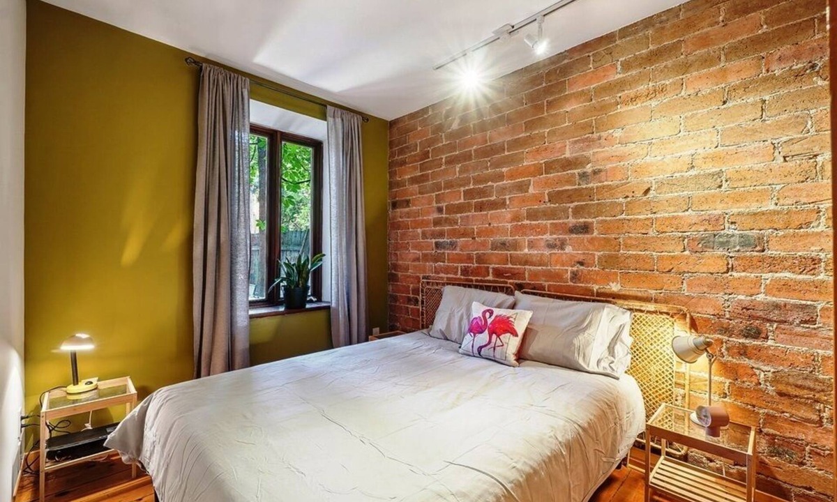 Plateau Mont Royal Apartment | #202 Cozy Stylish Unit in Plateau Mont-Royal