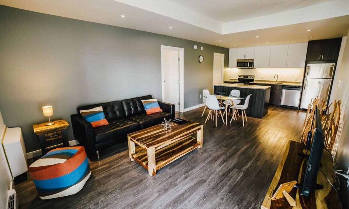 Winnipeg Apartment | 2BR Retreat with Gym, near Assiniboine Park Trails