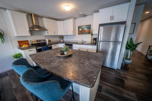 Invermere Apartment | 3 Bed Townhouse, Mountain Views, Large Deck, Air Con, Garage