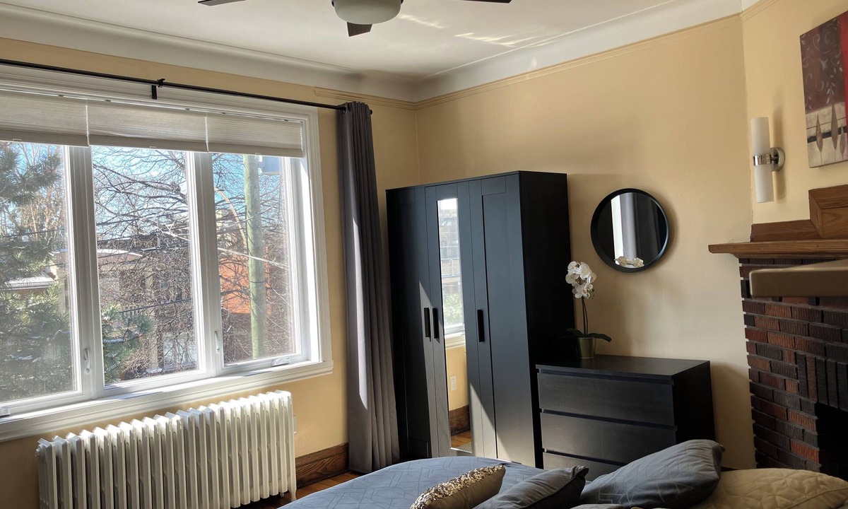Cote-Des-Neiges—Notre-Dame-De-Grace Apartment | 3-bedroom, large, sunny, upper duplex near Snowdon metro