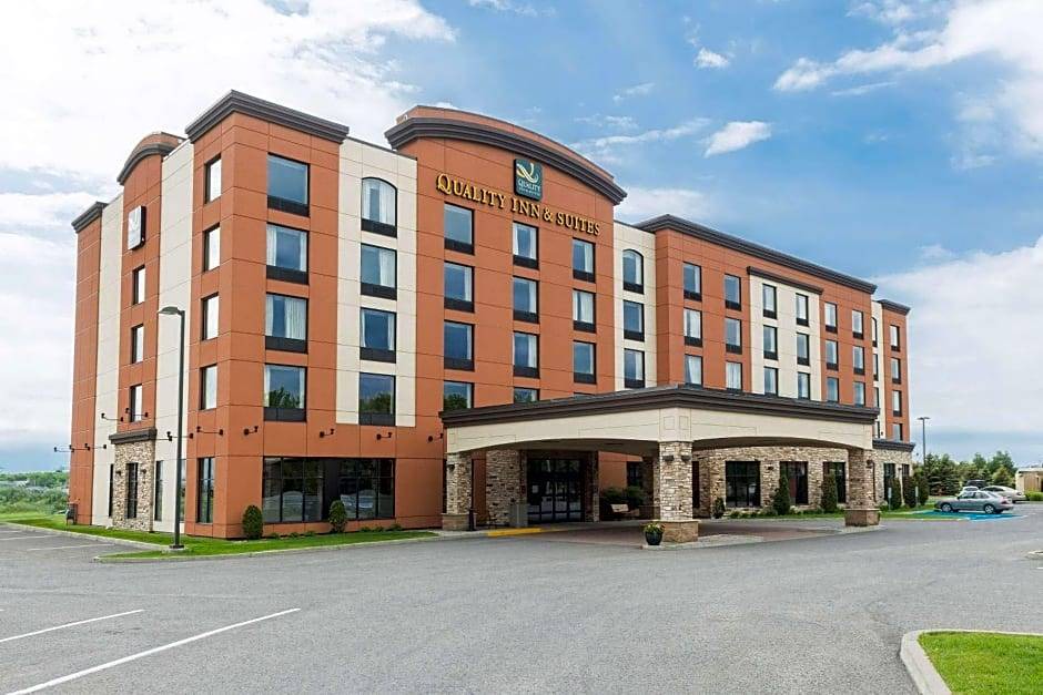 Desjardins Hotel | 3-Star Hotel ∙ Quality Inn & Suites Lévis