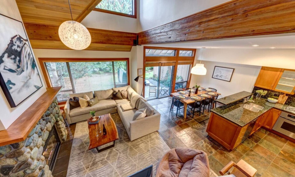 Village North Villa | 3BD/3BA Townhome Hot Tub, Garage
