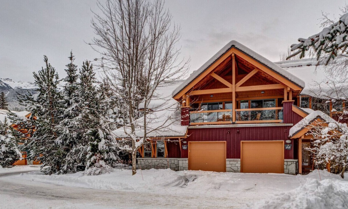 Village North House | 3BD/3BA Village Townhome/Hot Tub