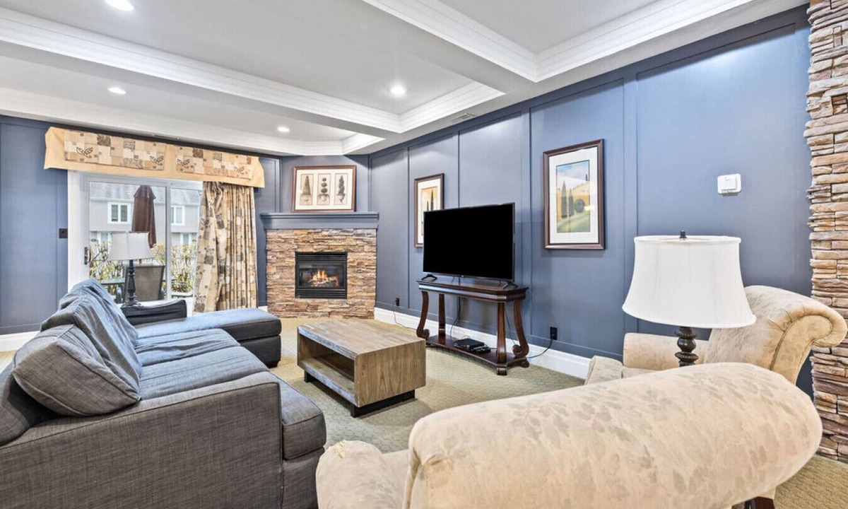 Collingwood Condo | 3BDR Family Home, 10 Mins to Blue Mtn Village!