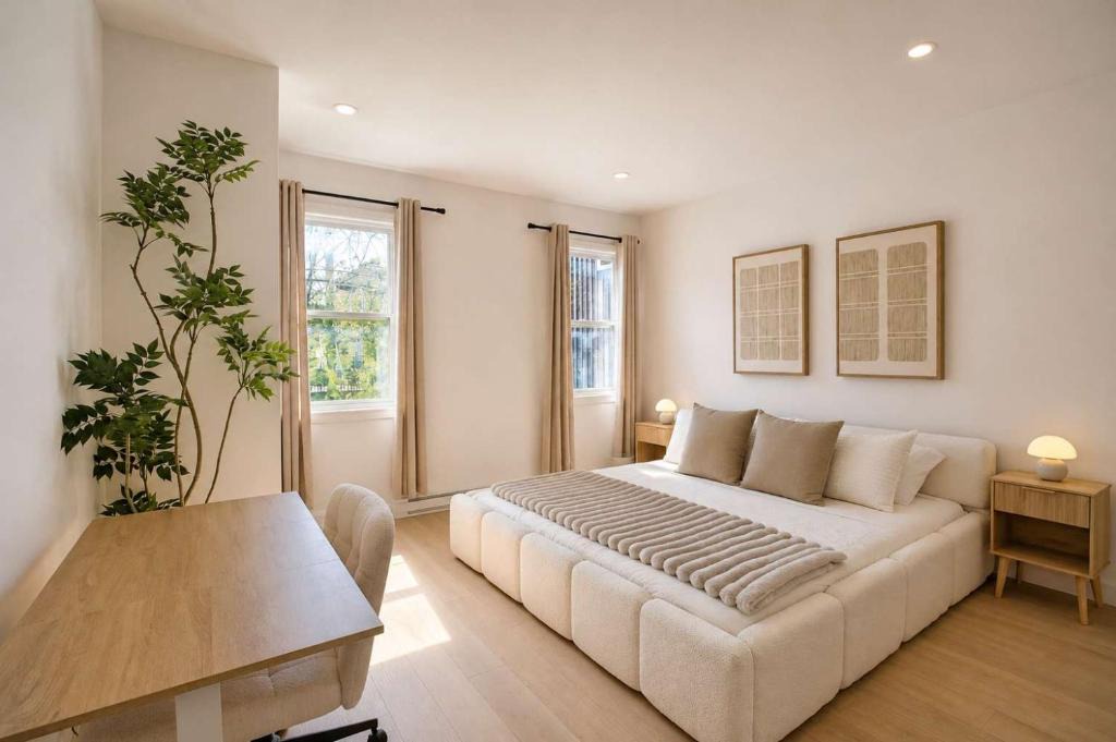 Maizerets Apartment | 3BR Well-located Apartment Parking & AC U5