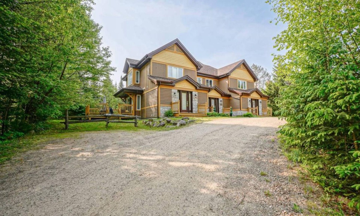 Mont-Tremblant Ski Chalet | 4-bedroom Chalet in Awesome Mont-Tremblant with AC