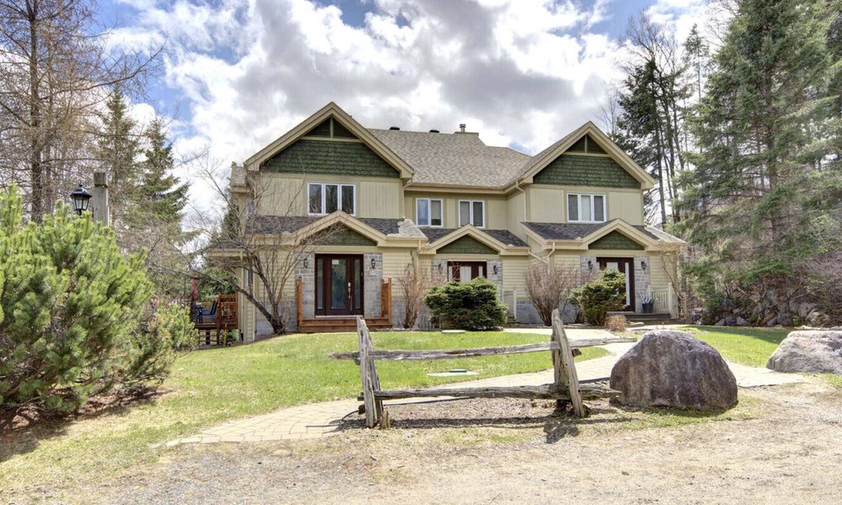 Mont-Tremblant Villa | 4 Bedroom Family Townhome on La Bete Golf