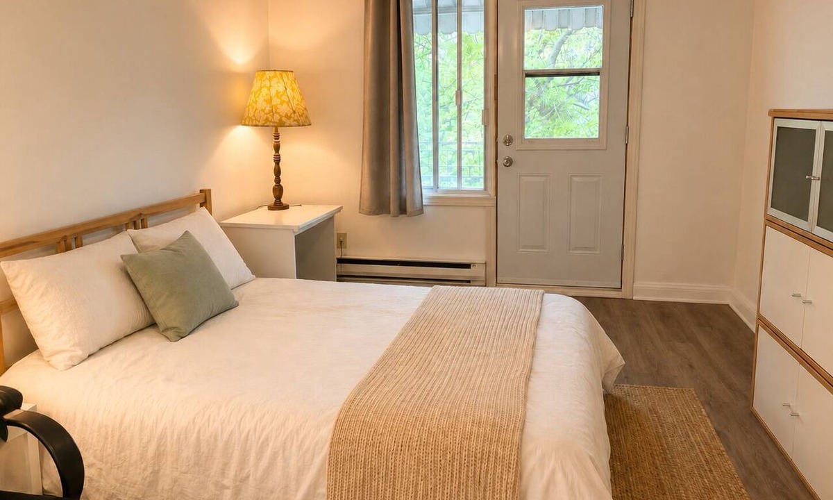 Maisonneuve Apartment | 4 mins walk to Metro pie-ix and Botanic garden