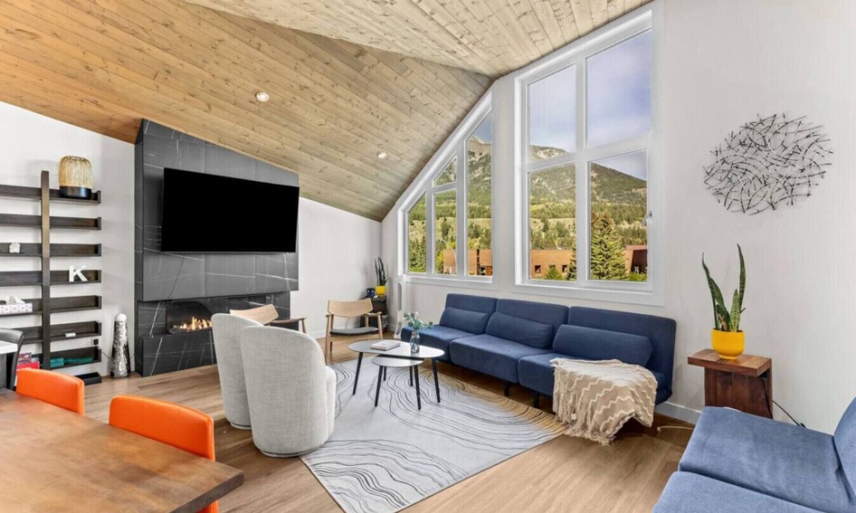 Teepee Town Villa | 4BR Luxury Mountain Retreat| Pvt HotTub| Sleeps 17