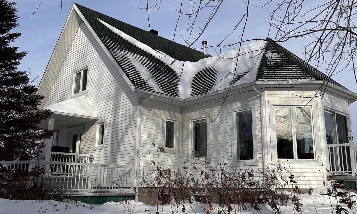 St. Felicien Ski Chalet | 5-bedroom estate for 10 people on Lac-St-Jean private beach CITQ319966