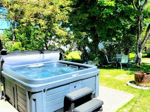 Saint-Philemon House | 5CH Spa Fireplace Smart TV 6mins Massive