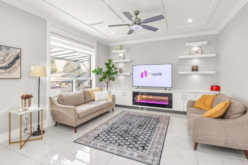 South Surrey House | 8BR New Spacious Home White Rock HVAC Free Parking