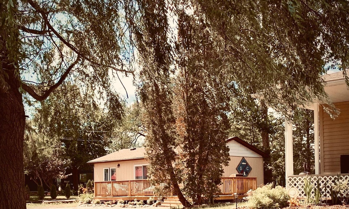 Pleasant Point Cottage | A charming 2 bedroom cottage offering protected boat mooring.