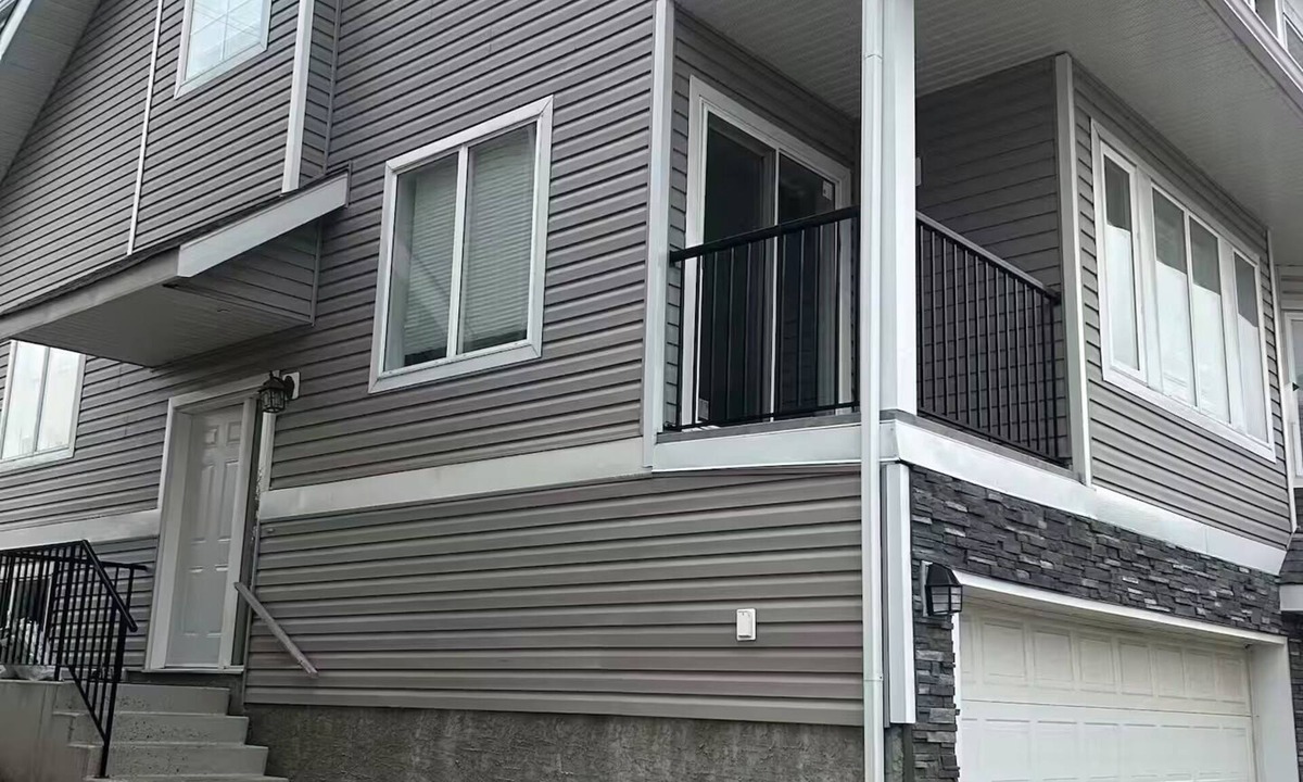 Northwest Edmonton House | A cozy Basement/Separate Ent &Free parking