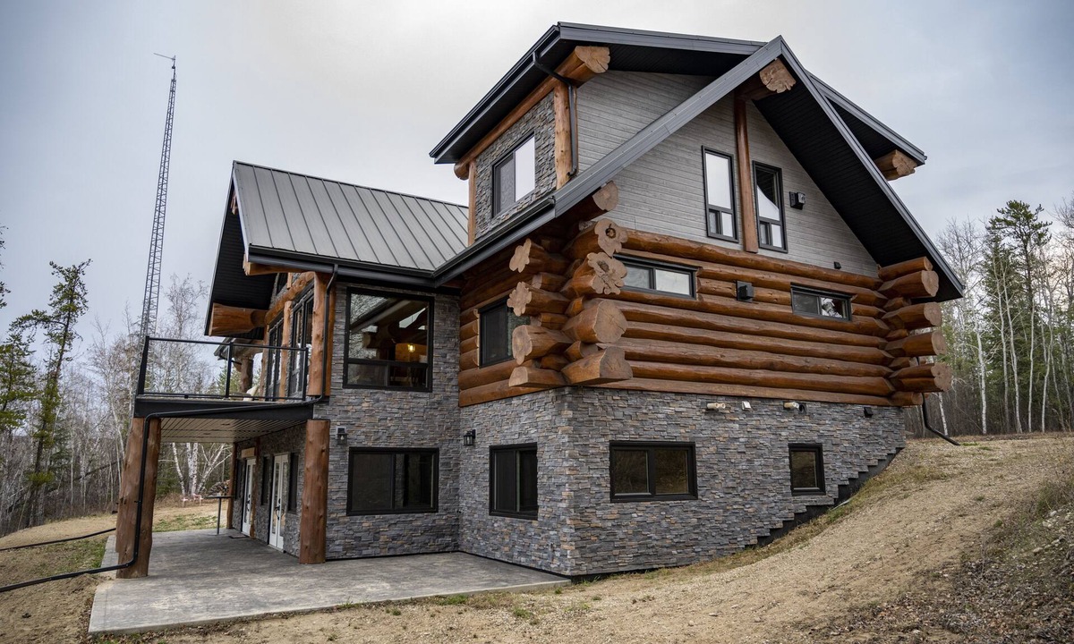 Manning Cabin | Adventures for all seasons - a quiet getaway to sit back and relax.