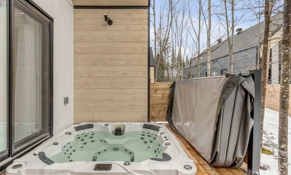 Pont-Rouge Ski Chalet | Aigle Blanc Comfort & Nature Spa, Fireplace