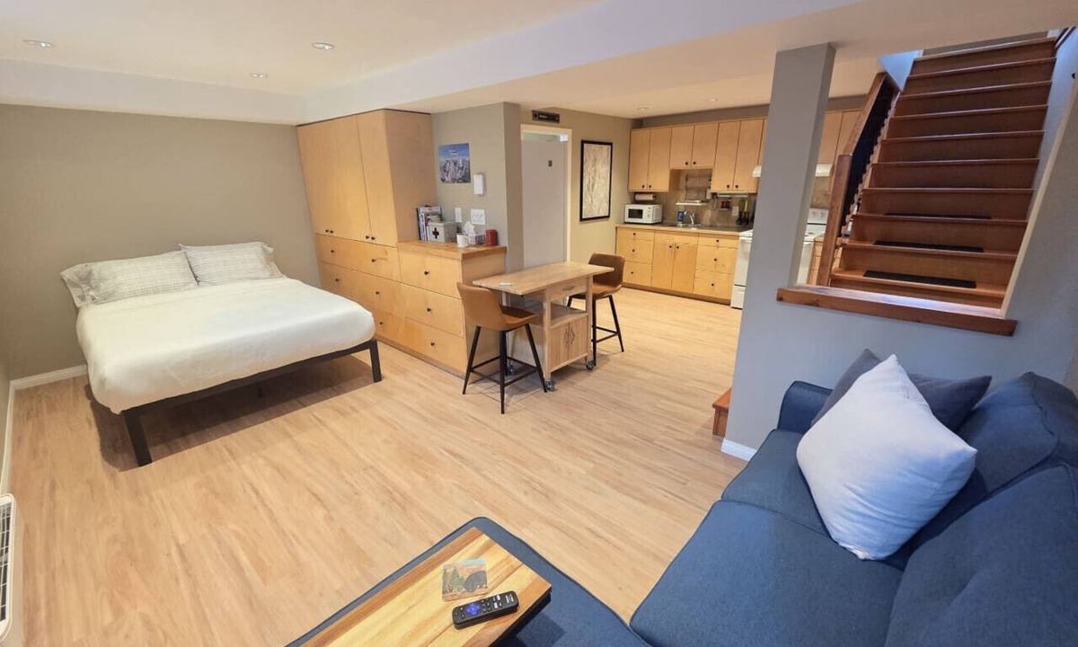 Rossland Apartment | Amazingly convenient central location in Rossland with everything you need!