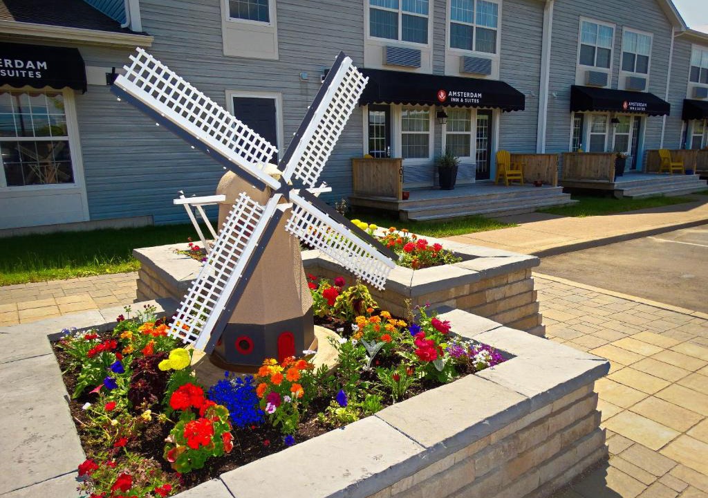 Moncton Hotel | Amsterdam Inn & Suites, an Ascend Collection Hotel