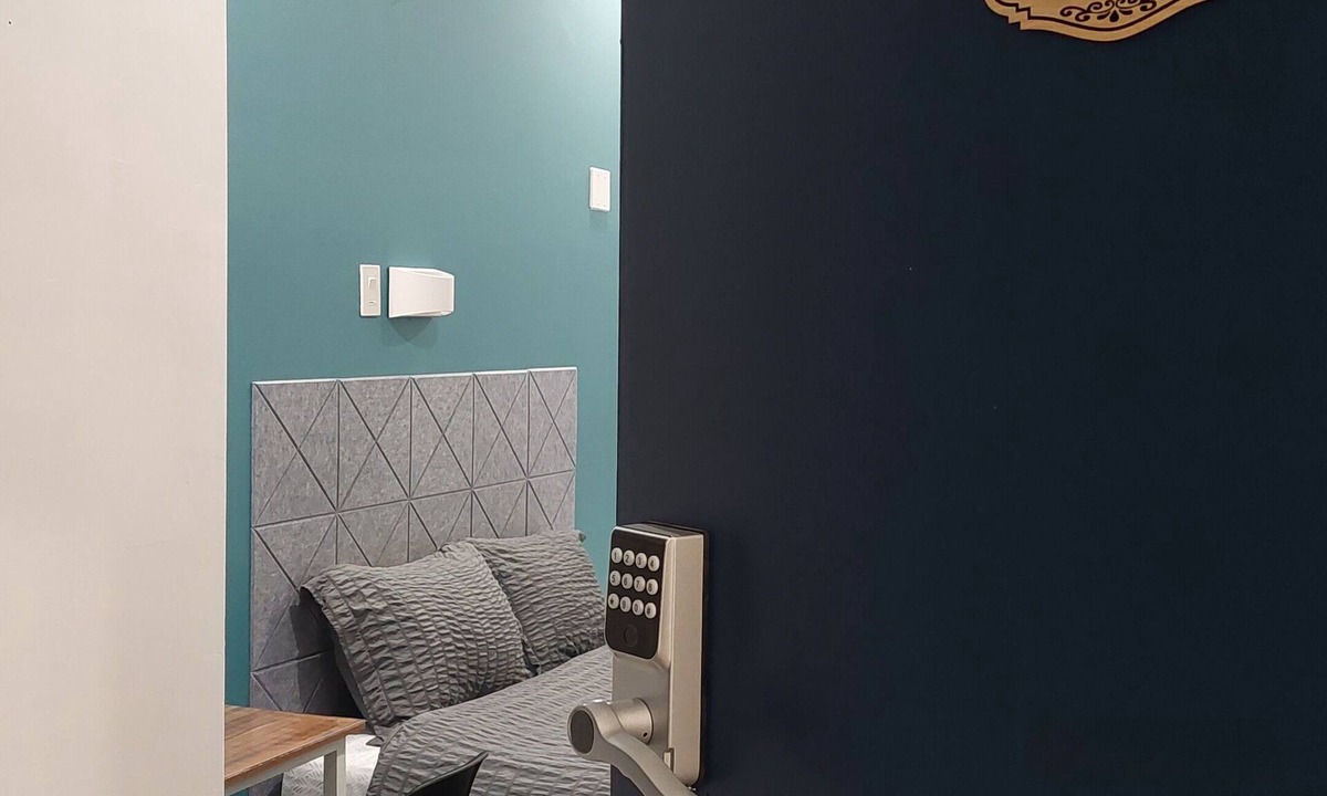 Gay Village Hotel | APD Hotel