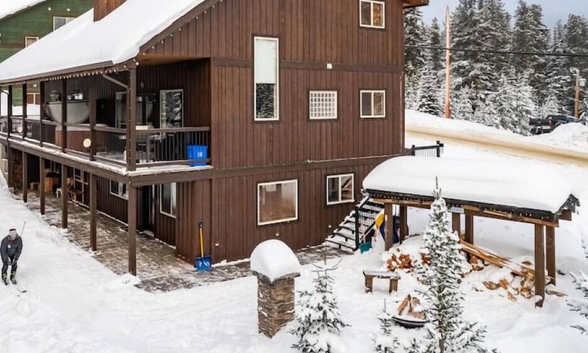 Apex Mountain House | Apex Mountain ~ Trailside Suites ~ Ski In Ski Out
