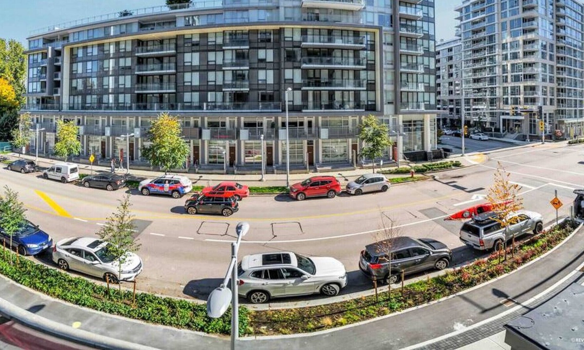 Golden Village Apartment | ARIES PALACE - MORDEN, CONVENIENT & COMFORT
