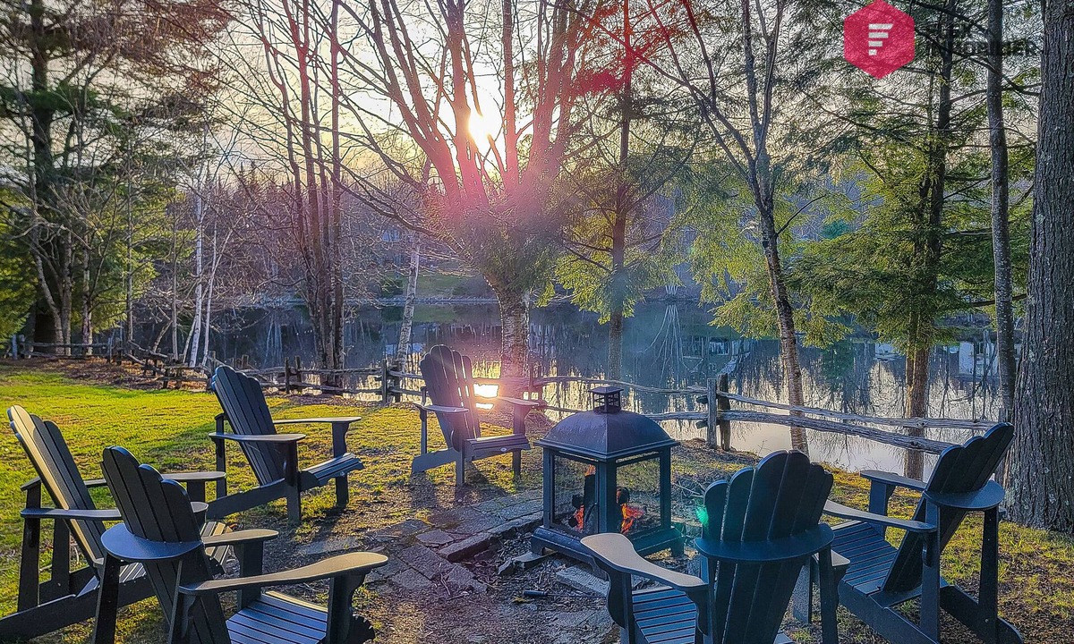 Bury Ski Chalet | Au Petit Bonheur - Waterfront Eastern Townships