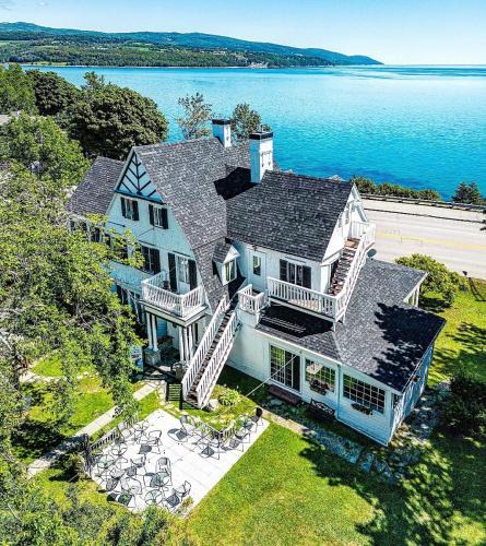 Pointe-au-Pic Hotel | Auberge La Marmite