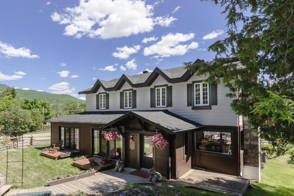 Mont-Tremblant Hotel | Auberge Sauvignon