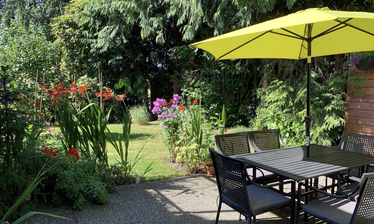 Lynn Valley House | Awesome 2BR Near Lynn Valley best trails and parks