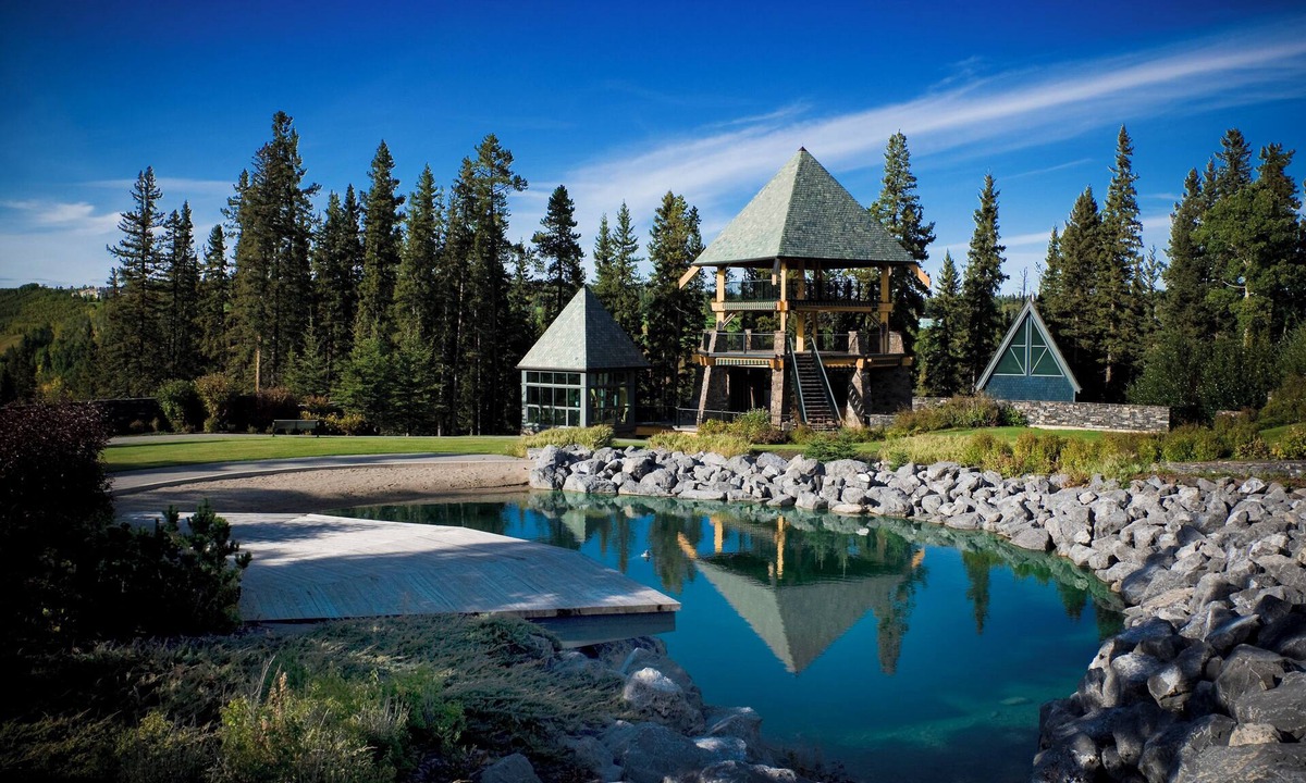 Priddis Hotel | Azuridge Estate Hotel
