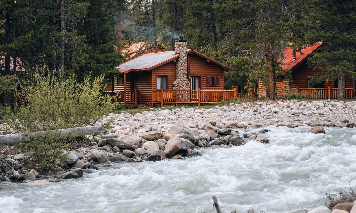 Lake Louise Hotel | Baker Creek By Basecamp