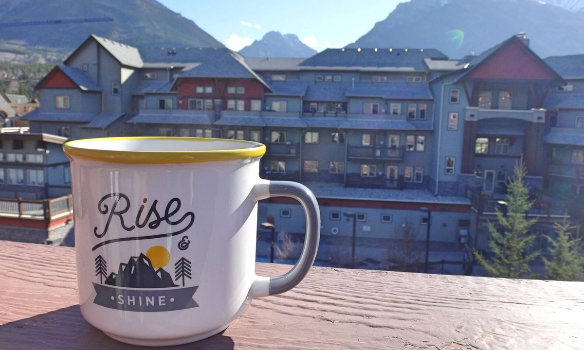 Canmore Condo | ⭐ Balcony | Top Floor | Premium Suite Mountain Retreat ⭐