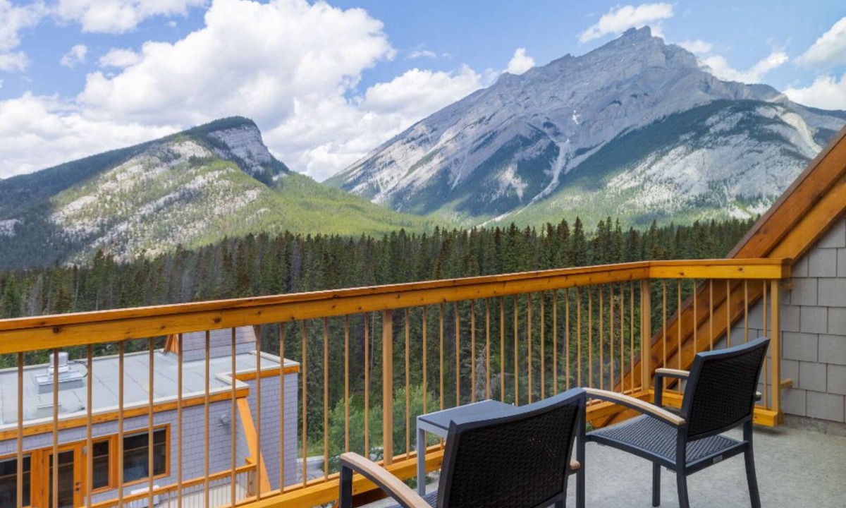 Banff Apartment | Banff | Spacious Suite w/Mountain View & Balcony