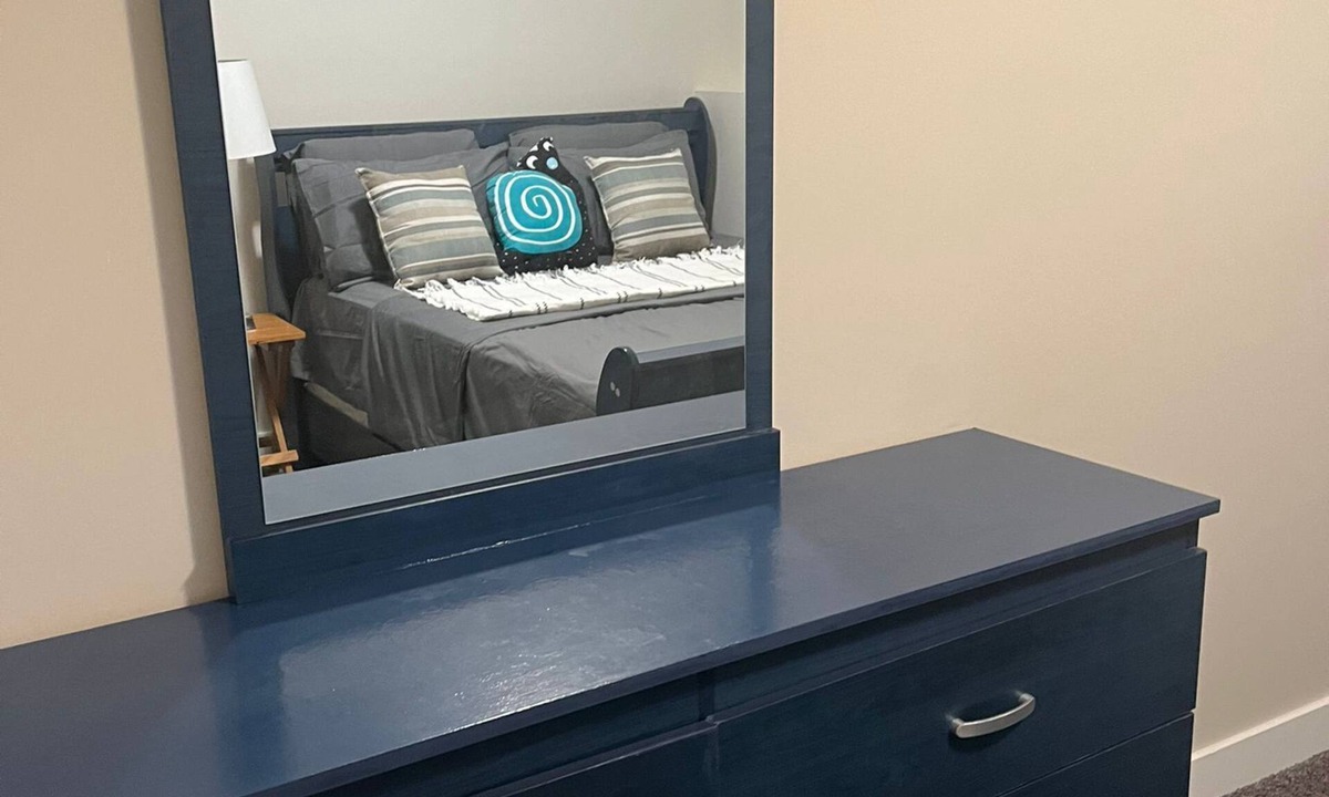Airdrie House | Basement Suite Nest with WiFi in Airdrie