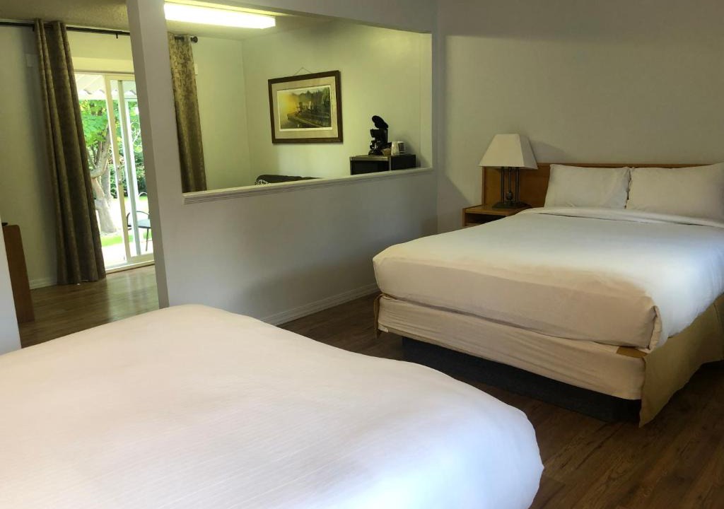 Creston Hotel | Bavarian Orchard Motel