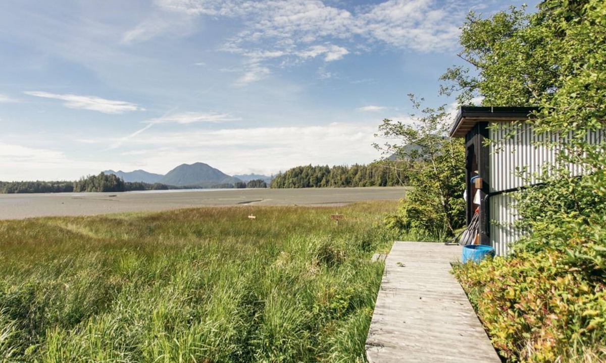 Tofino House | BayView House, Tofino B.C.