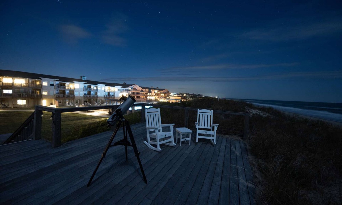 Duck Hotel | Beach Access + Restaurants & Pool + Spa