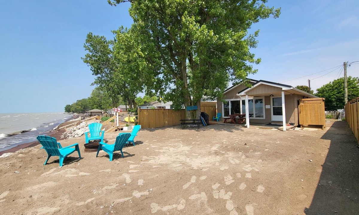 Long Point Cottage | Beach Front cottage at Long Point