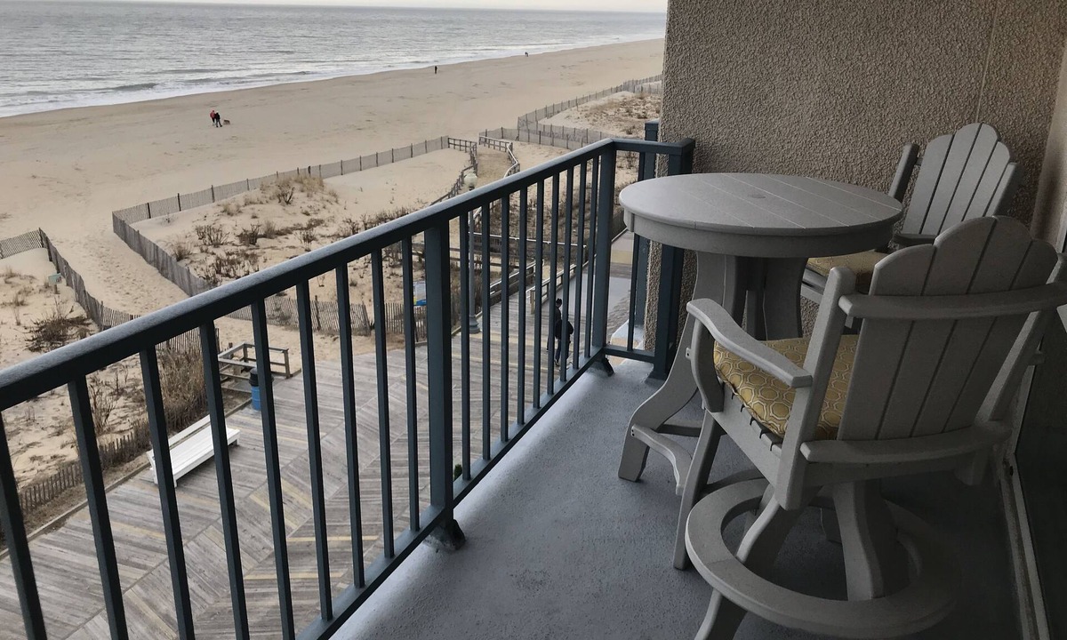 South Rehoboth Condo | Beachfront, Oceanfront, Rehoboth, DE on the Boardwalk