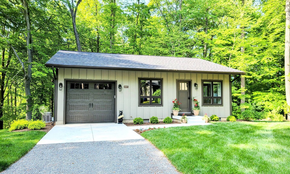 Leesburg Cottage | Bear Mountain Cottage
