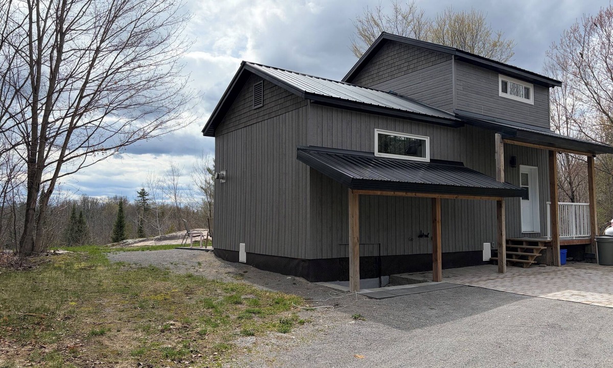 Whitewater Region House | Bear Necessity