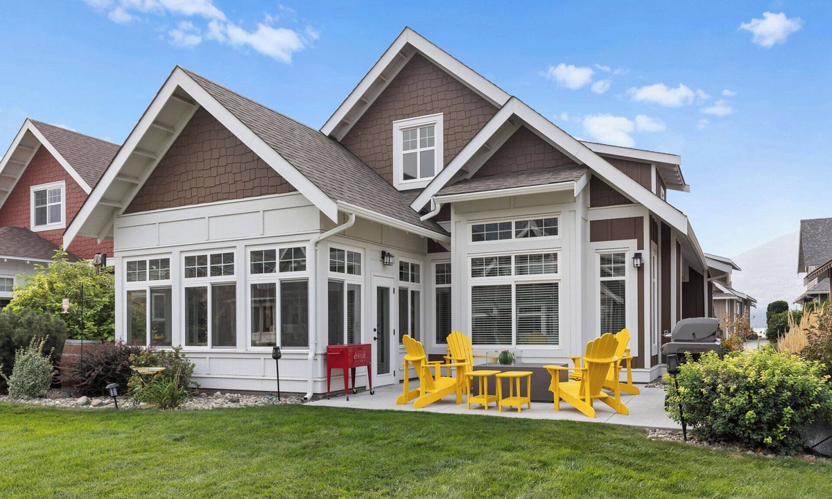 Osoyoos Cottage | BEAUTIFUL COTTAGE JUST STEPS FROM THE BEACH The cottages on Osoyoos Lake