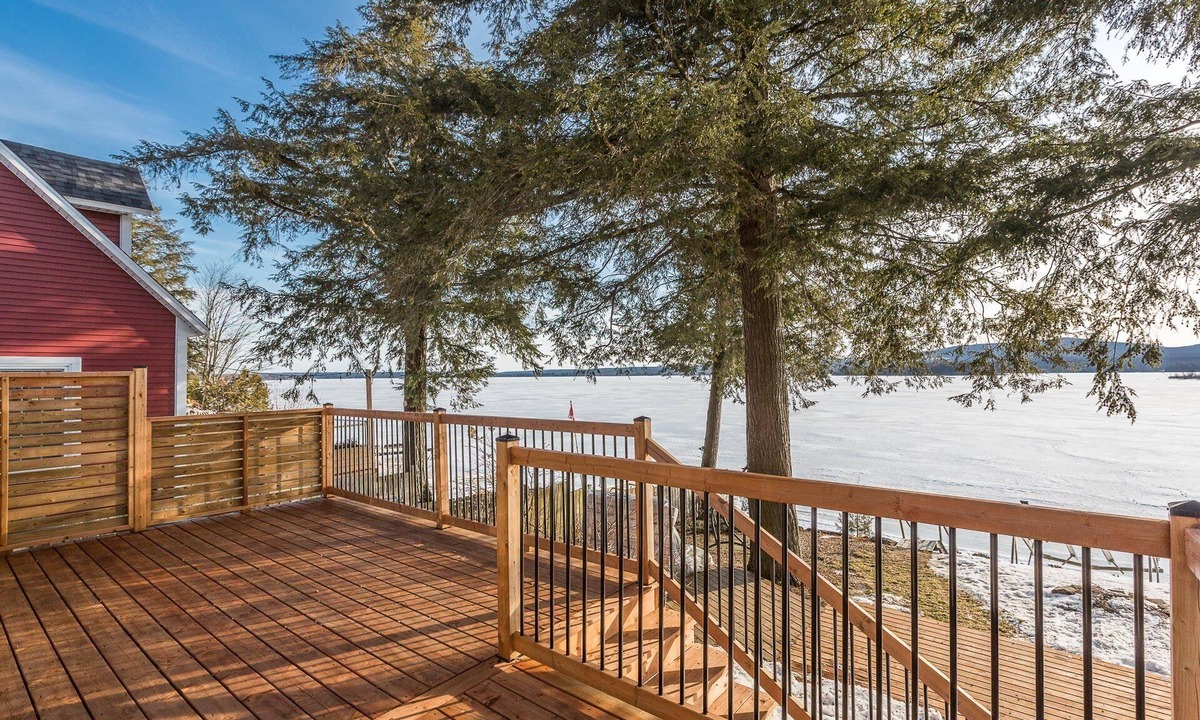 Knowlton House | Beautiful cottage on Brome Lake, 3 bdr, 2xbtr, 3Ter, pedalo Kayak (CITQ302383)