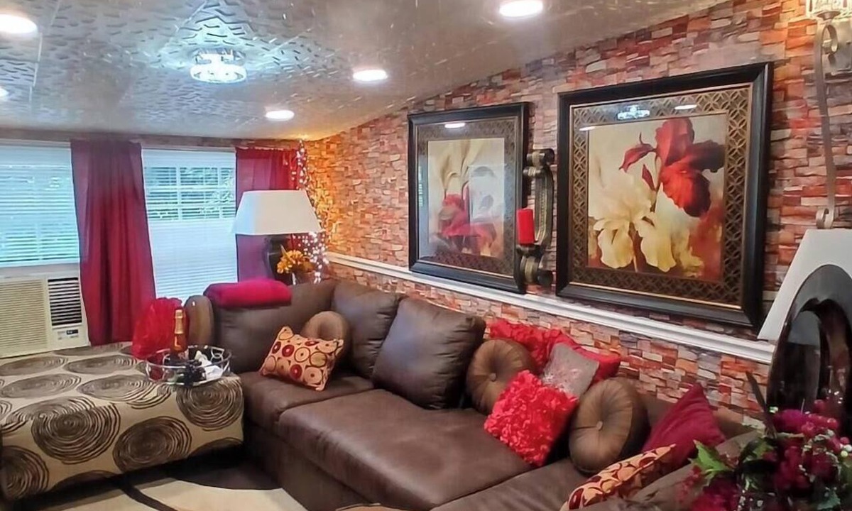 Southeast Raleigh Apartment | Beautiful Downtown Apartment Suite C